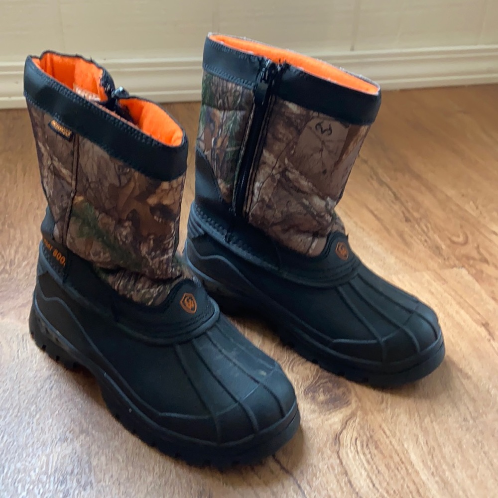 Boys Snow boots size 2